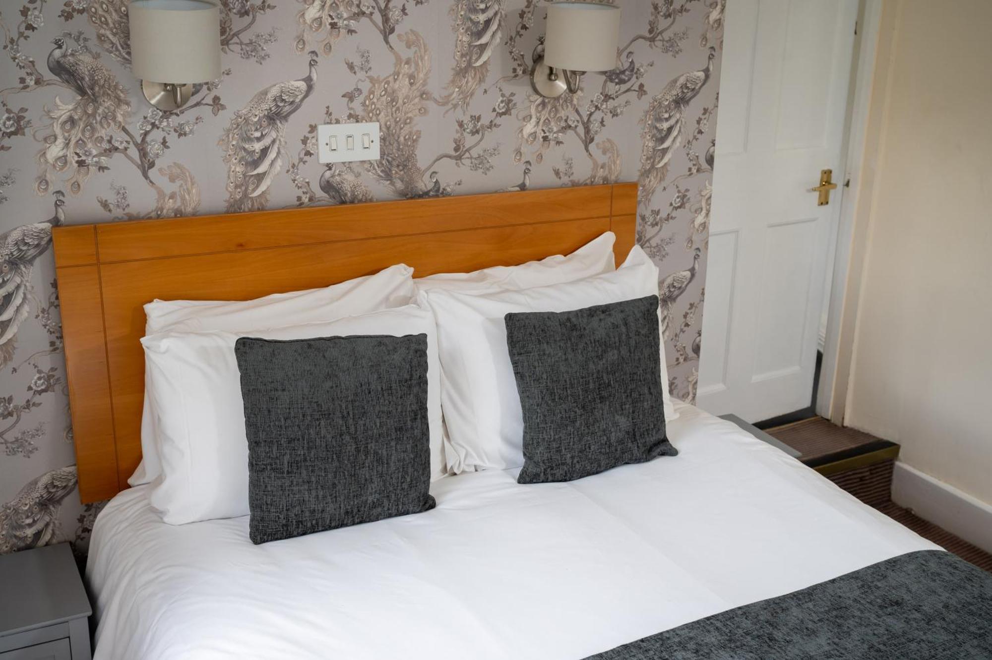 Bell Hotel By Greene King Inns Tewkesbury Esterno foto